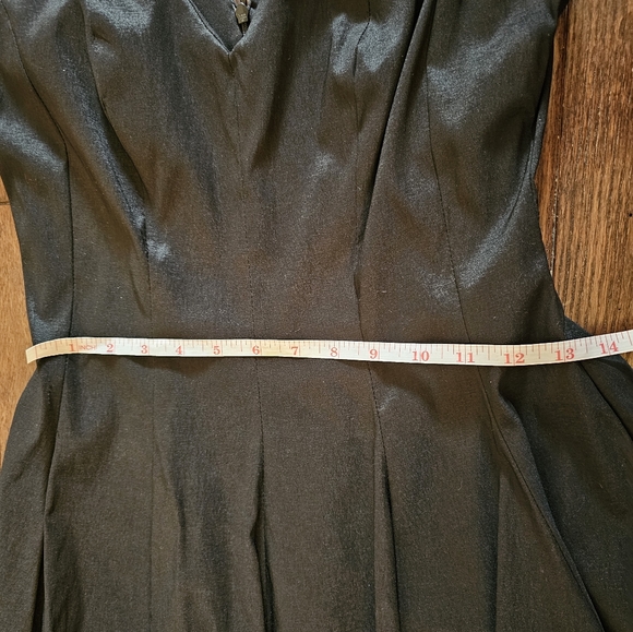 LIKE NEW Frank Lyman balloon skirt party dress - Picture 7 of 9